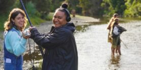 Oriwa-Hakaraia-and-Matilda-Poasa-with-the-lead-actors-on-the-set-of-E-Rangi-Ra-1280x640